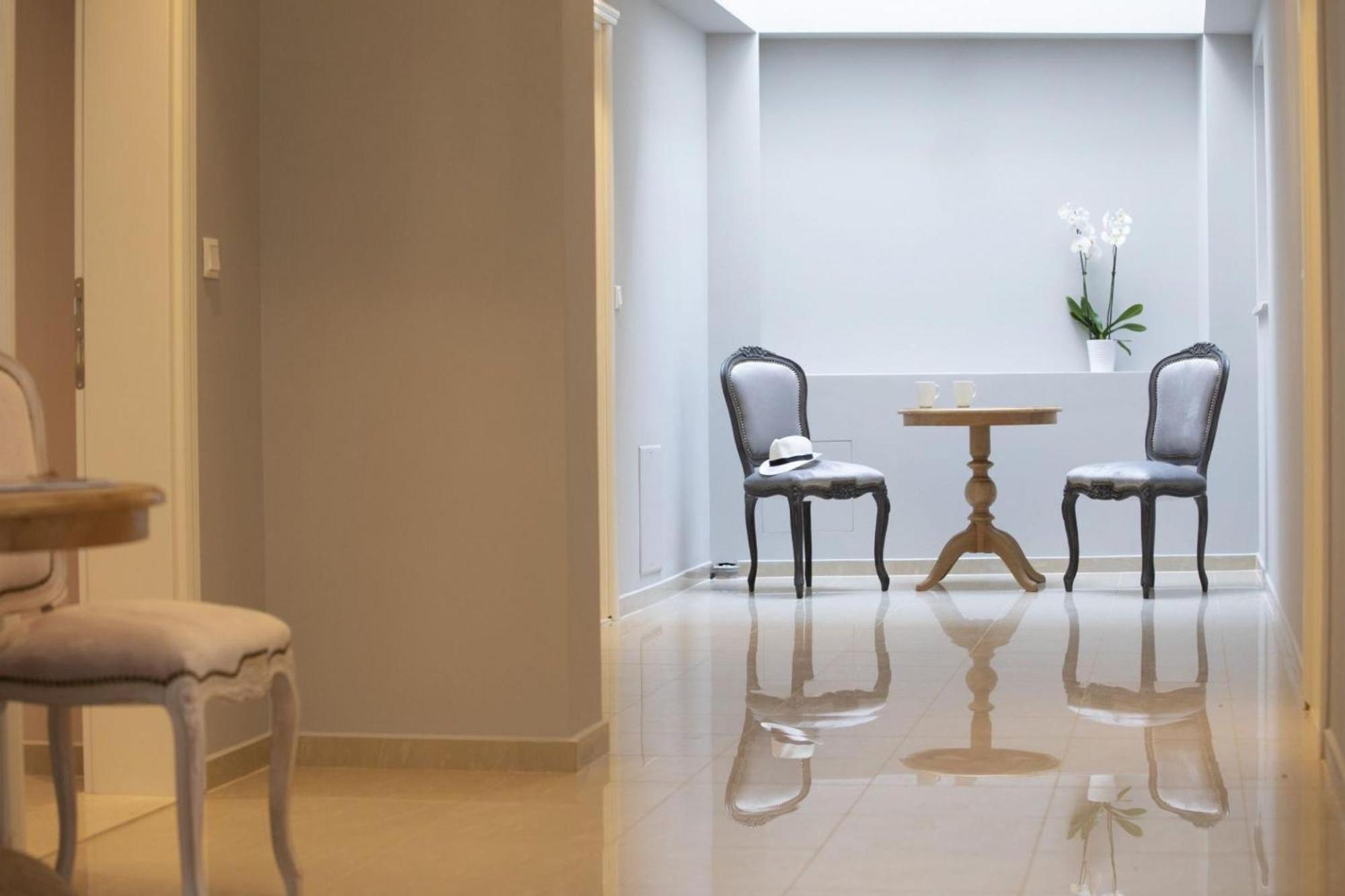 Vk Luxury Suites - Private Parking - Adults Only นีดรี ภายนอก รูปภาพ