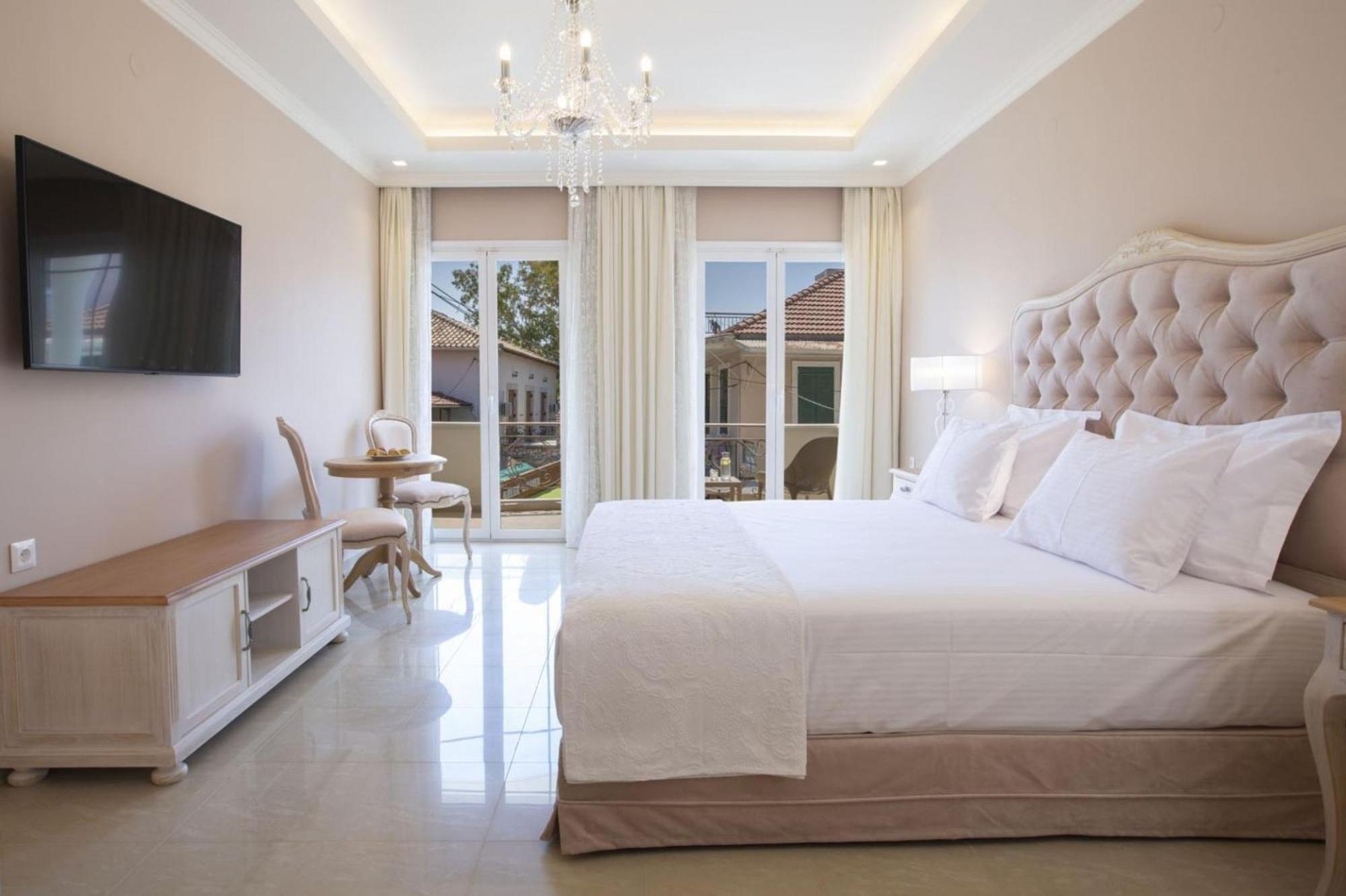 Vk Luxury Suites - Private Parking - Adults Only นีดรี ภายนอก รูปภาพ