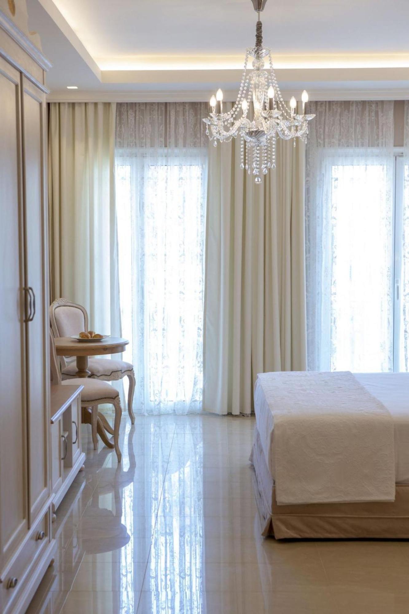 Vk Luxury Suites - Private Parking - Adults Only นีดรี ภายนอก รูปภาพ