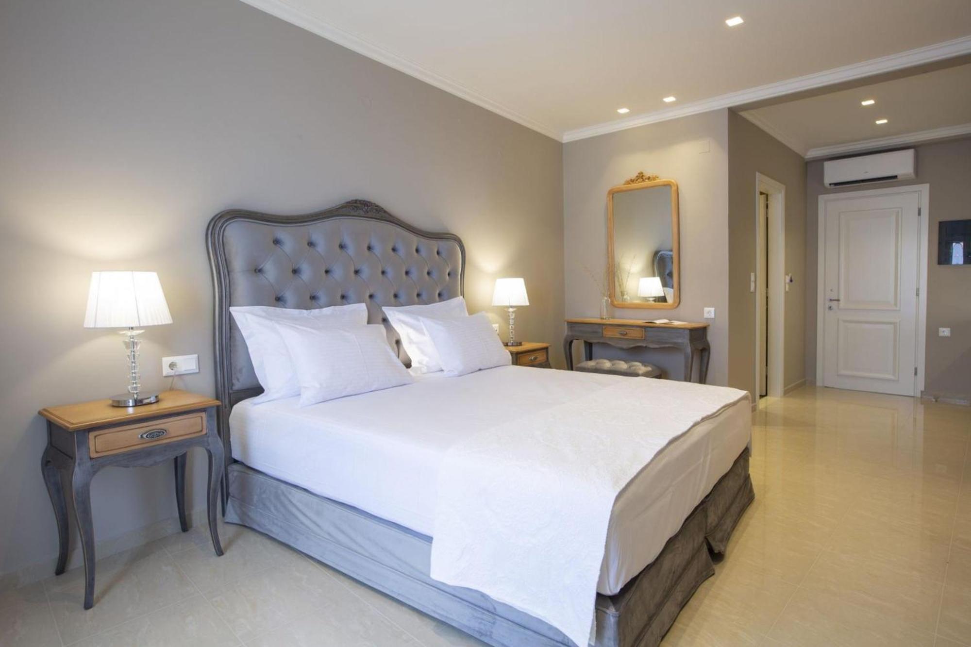 Vk Luxury Suites - Private Parking - Adults Only นีดรี ภายนอก รูปภาพ