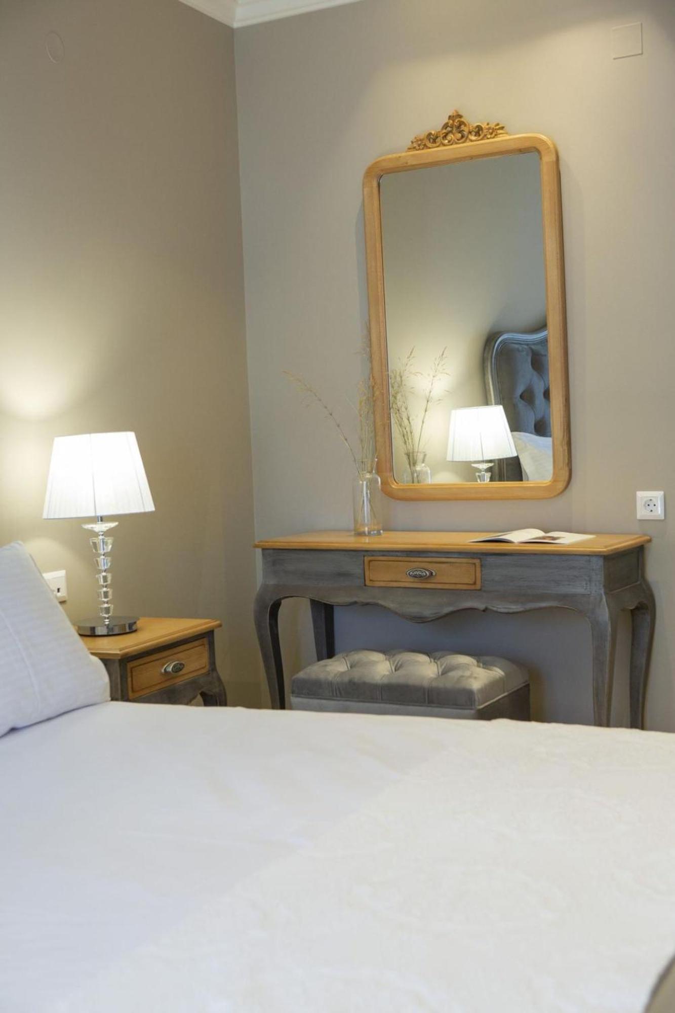 Vk Luxury Suites - Private Parking - Adults Only นีดรี ภายนอก รูปภาพ