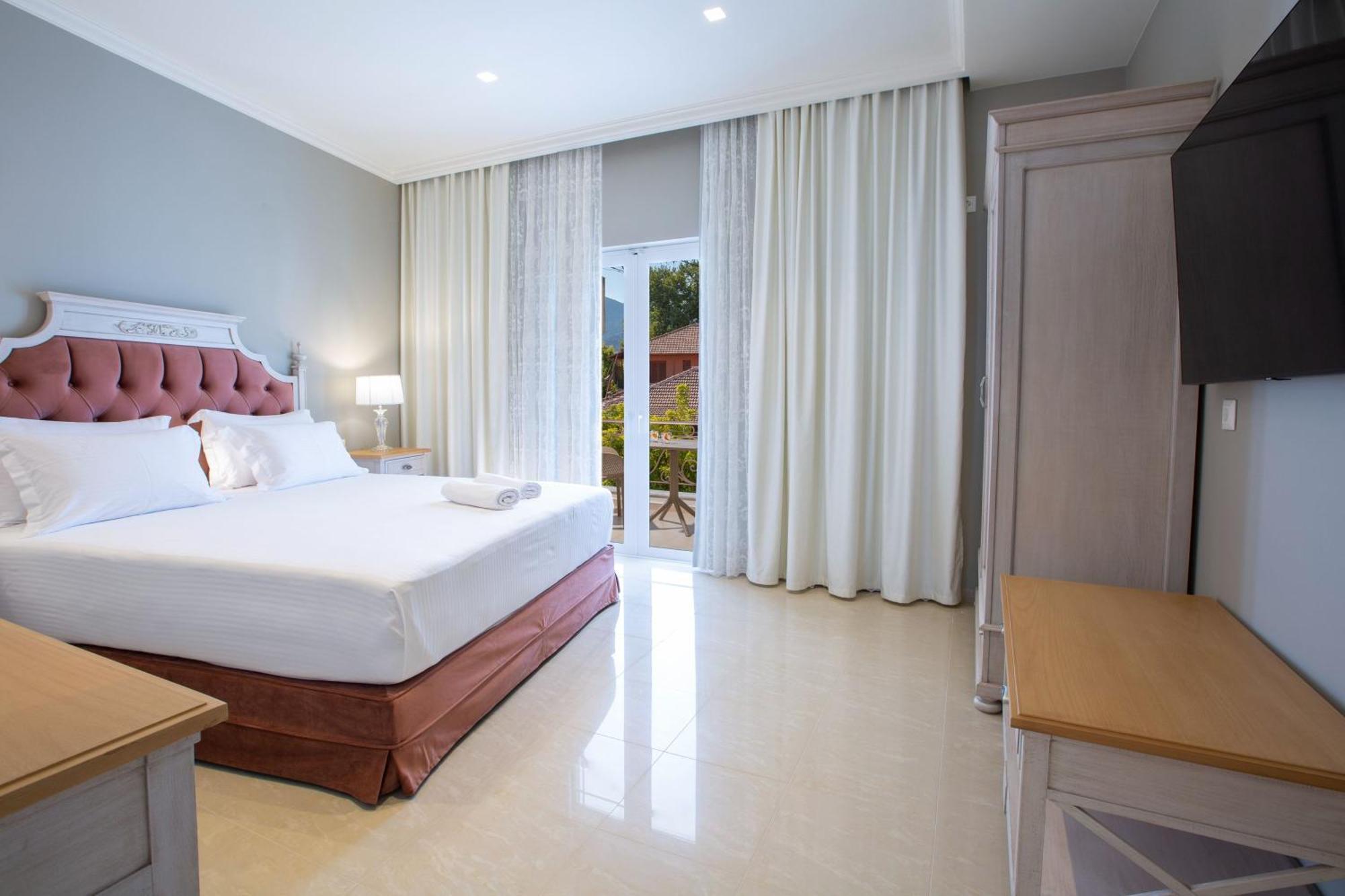 Vk Luxury Suites - Private Parking - Adults Only นีดรี ภายนอก รูปภาพ
