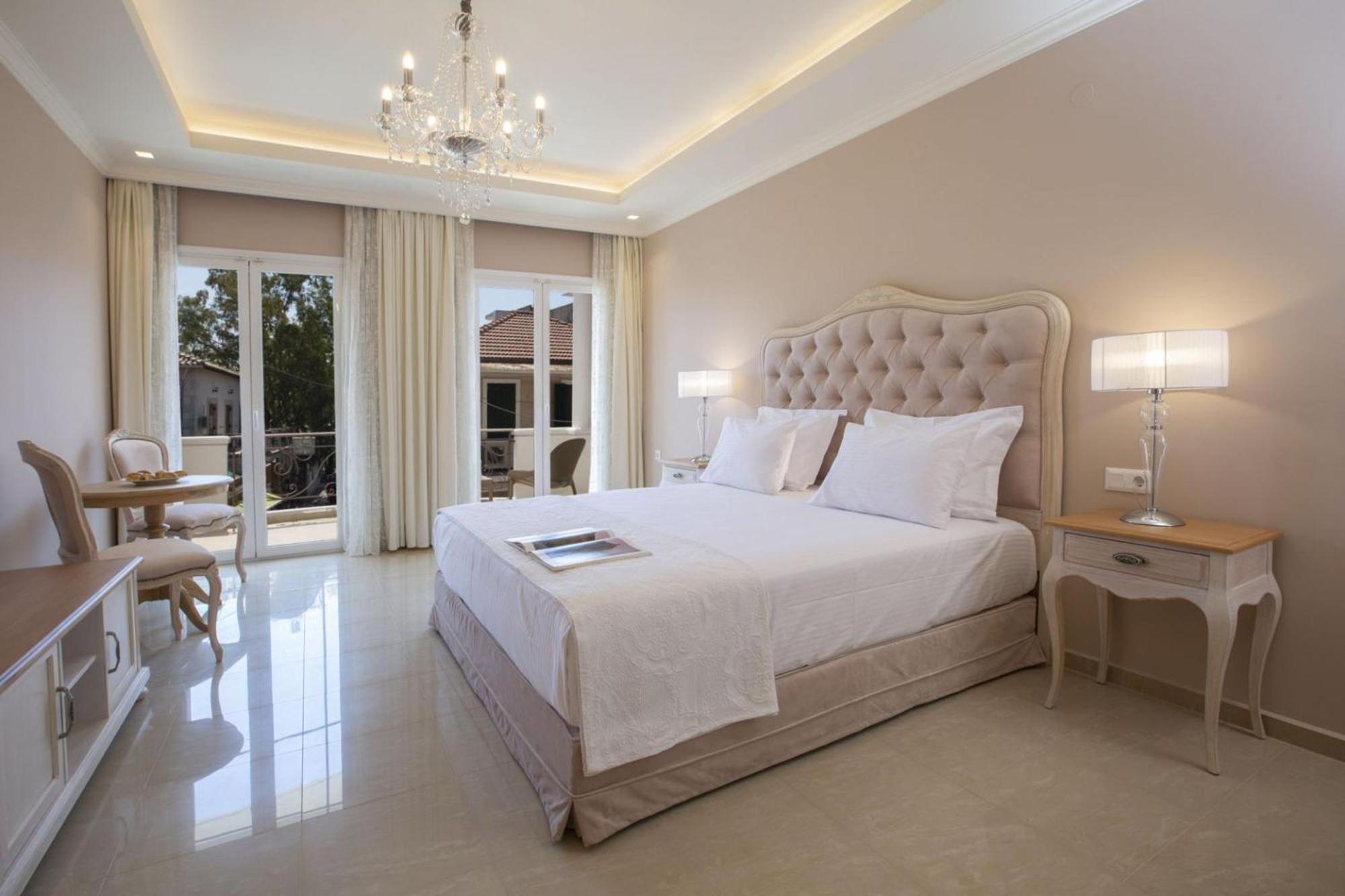 Vk Luxury Suites - Private Parking - Adults Only นีดรี ภายนอก รูปภาพ