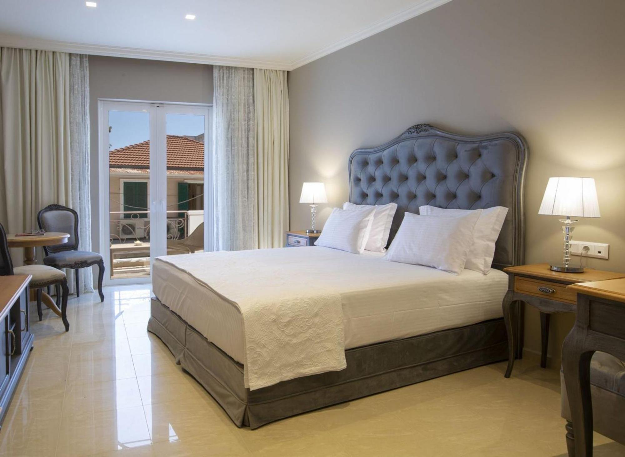 Vk Luxury Suites - Private Parking - Adults Only นีดรี ภายนอก รูปภาพ